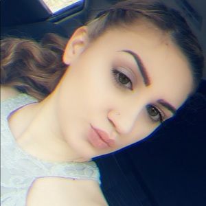 Meet your Posher, Courtney